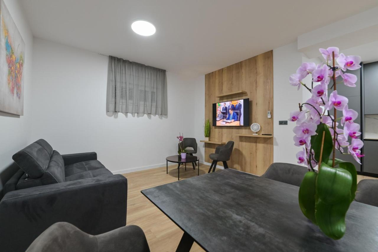 The Eagle Apartment Novalja Ngoại thất bức ảnh